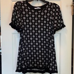 Chris & Carol Black Short Sleeve Top with White Diamond Motif